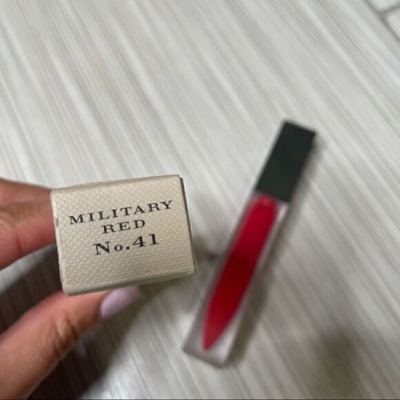 Burberry Military Red Liquid Lip Velvet Matte - Picture 3 of 3